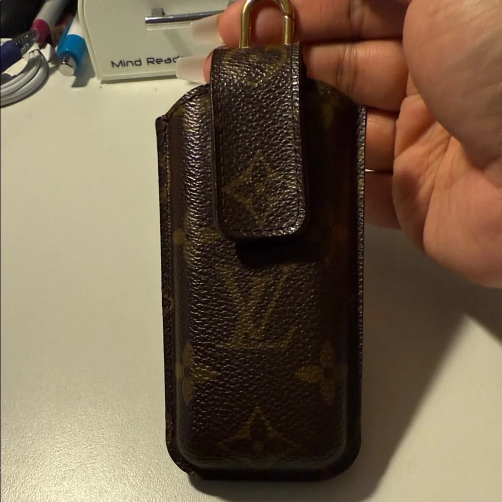Louis Vuitton Belt Accessory / Case